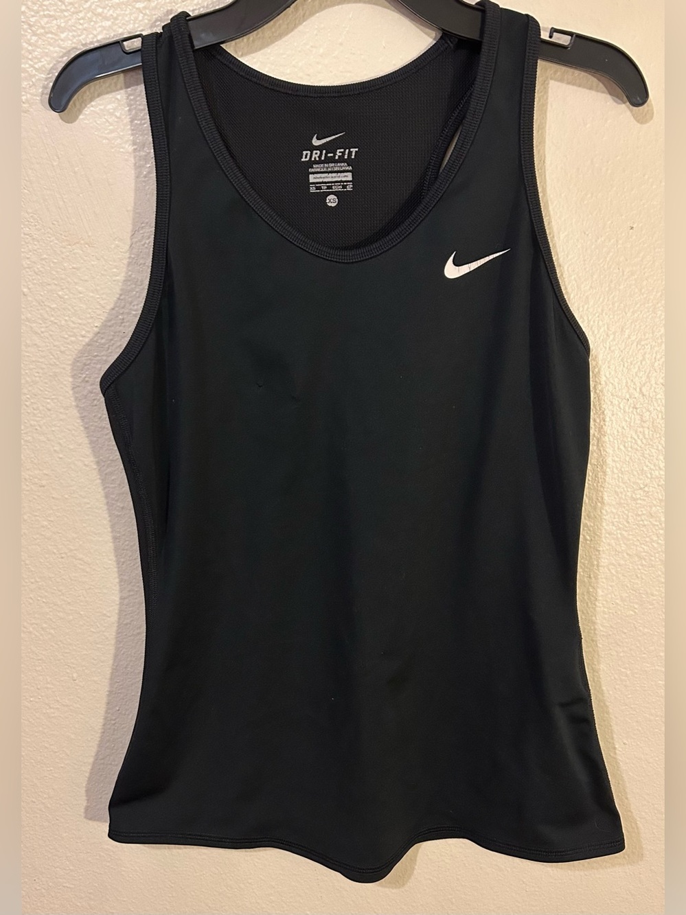 Nike Dri-FIT Womens XS Tank Top Razor Back Sleeveless Shirt in Black
